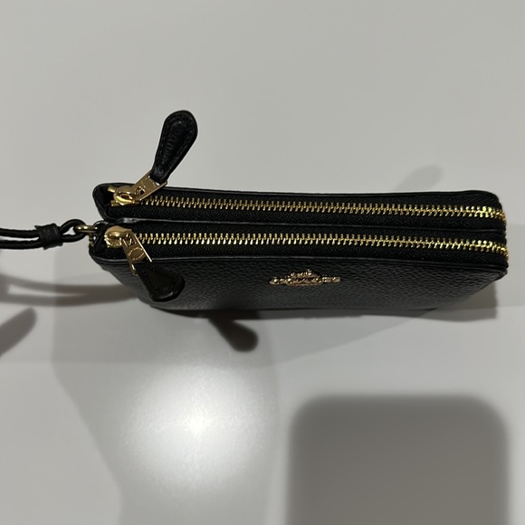 🌸NEW COACH Double Corner Zip Wristlet Black/Gold With Tags. - Picture 4 of 14
